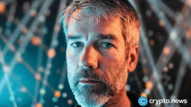 MicroStrategy hits b in Bitcoin, Saylor draws criticism MicroStrategy hits b in Bitcoin, Saylor draws criticism